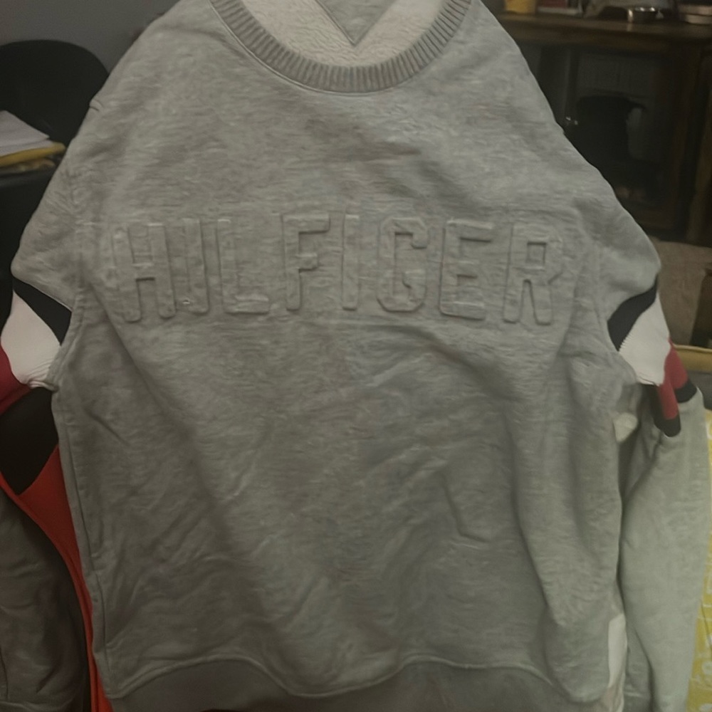 tommy Hilfiger sweatshirt